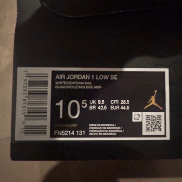 AIR JORDAN 1 LOW SE
WHITE/SEAFOAM-SAI
10.5 - Picture 5 of 5